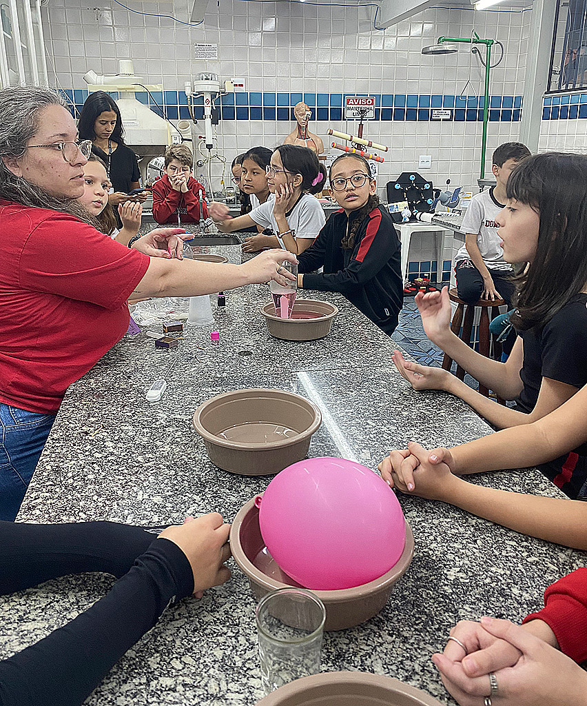 2/10/2025 – Aula Prática no Laboratório de Ciências